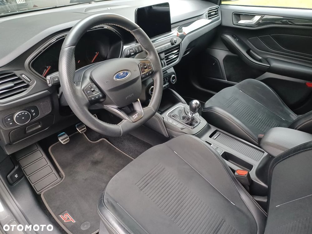 Ford Focus 2.3 EcoBoost S&S ST Edition - 15