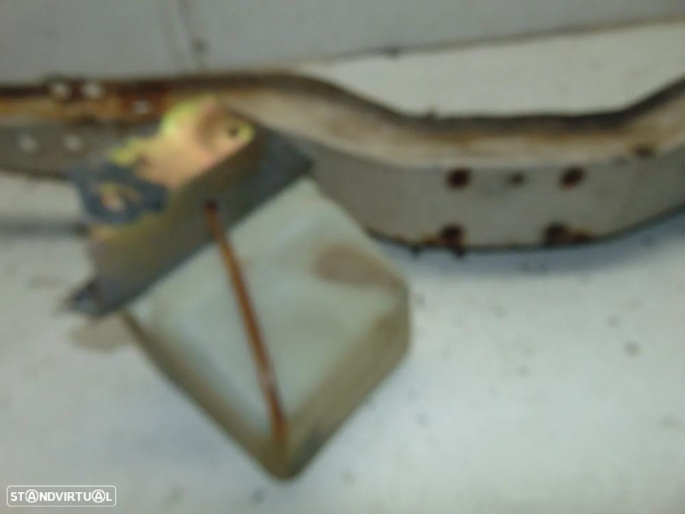 Renault 4F/4L travessa/Depósito água - 10