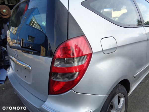 MERCEDES A KLASA W169 LAMPA TYŁ PRAWA