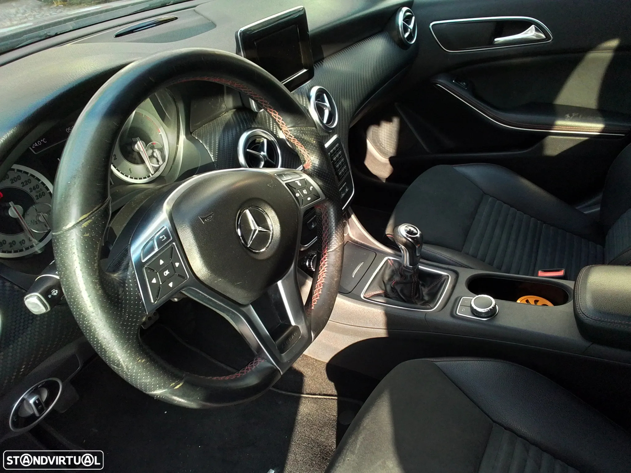 Mercedes-Benz A 180 d AMG Line - 17