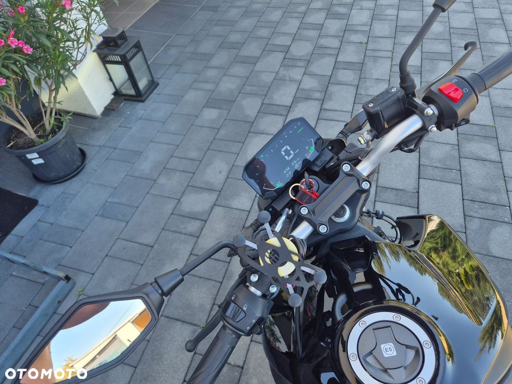 VOGE R125 - 7