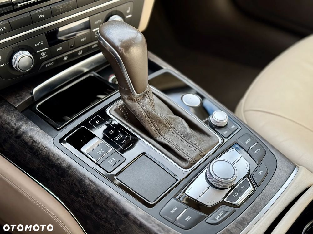 Audi A6 Avant 2.0 TDI Ultra S tronic - 22