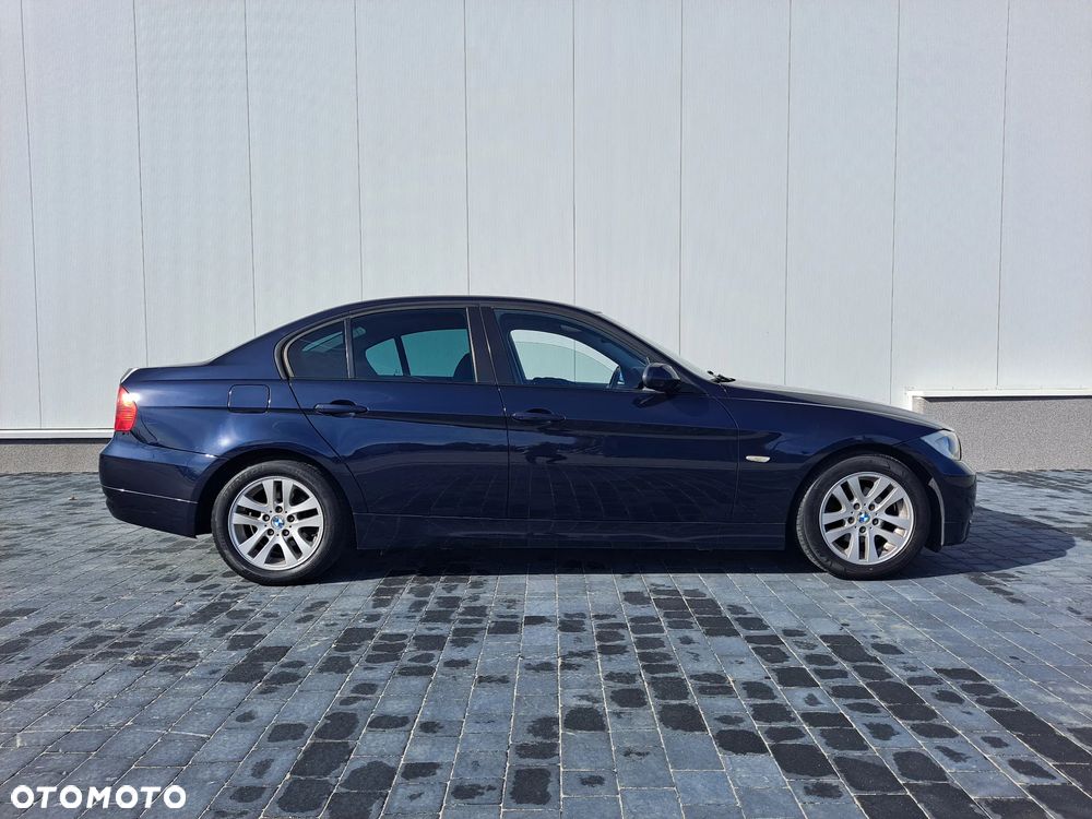 BMW Seria 3 320i - 16