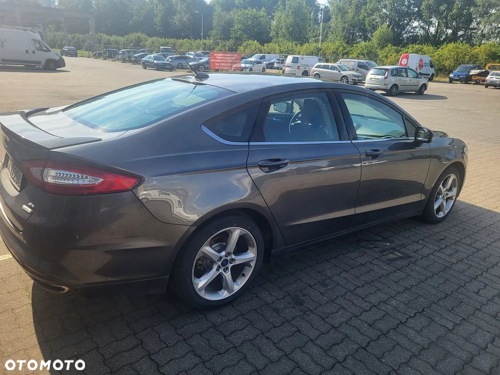 Ford Fusion 2.0 EcoBoost Titanium - 4