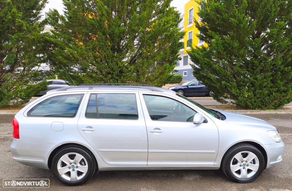 Skoda Octavia Break 1.6 TDi Elegance DSG - 3