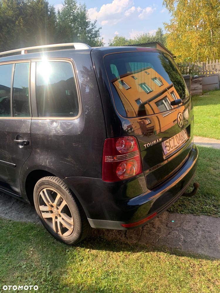 Volkswagen Touran 2.0 TDI Highline - 16