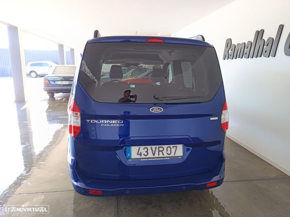 Ford Tourneo Courier 1.0 EcoBoost Titanium - 4