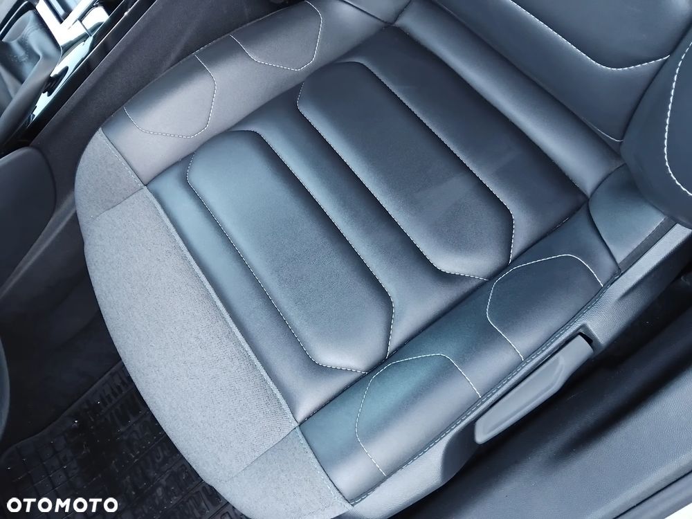 Citroën C4 1.2 PureTech Shine S&S - 24