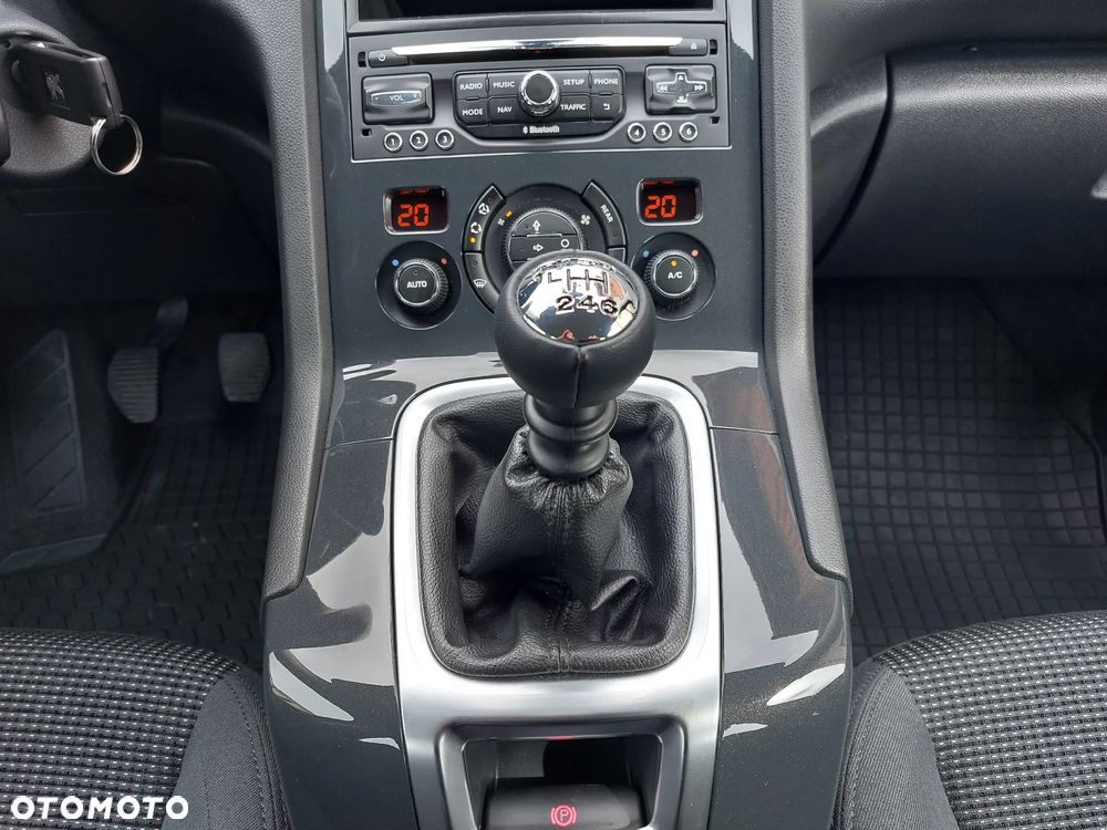 Peugeot 5008 HDI 115 Active - 19