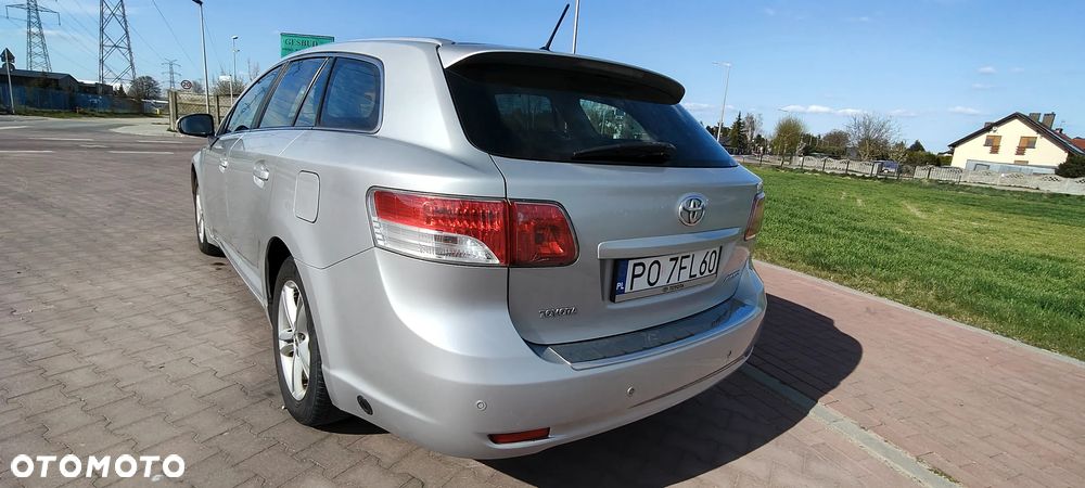 Toyota Avensis 2.0 Sol plus - 4