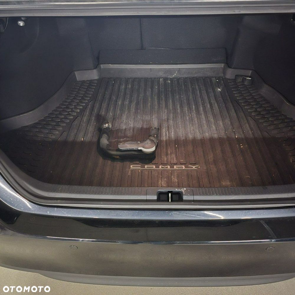 Toyota Camry 2.5 Hybrid Executive CVT - 10