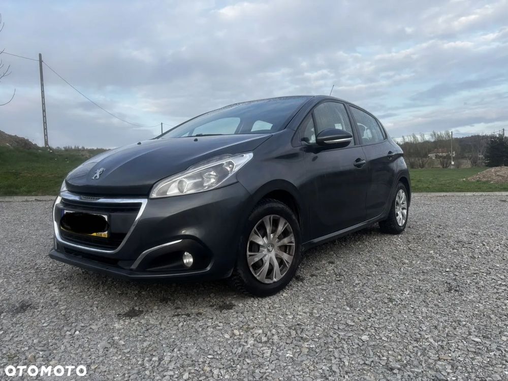 Peugeot 208 - 1