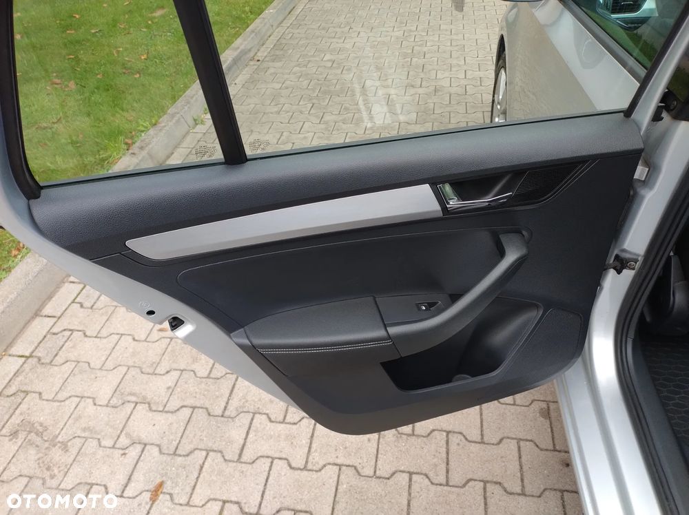 Skoda RAPID 1.6 TDI Ambition - 15