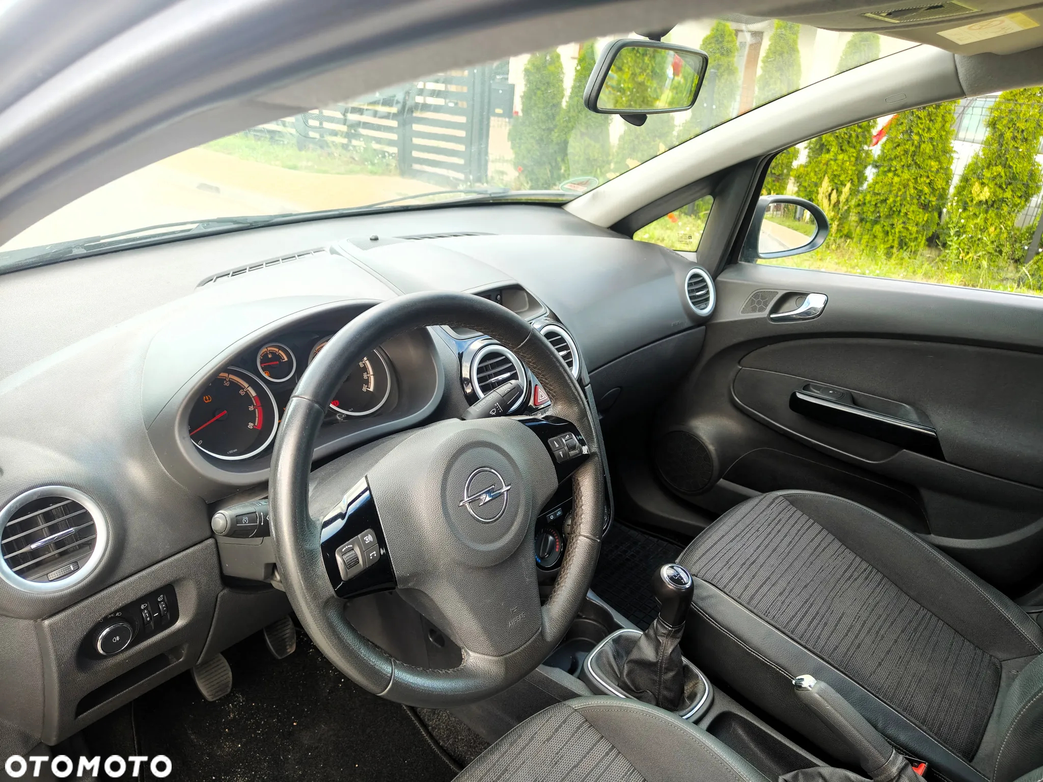 Opel Corsa 1.2 16V Cosmo - 11