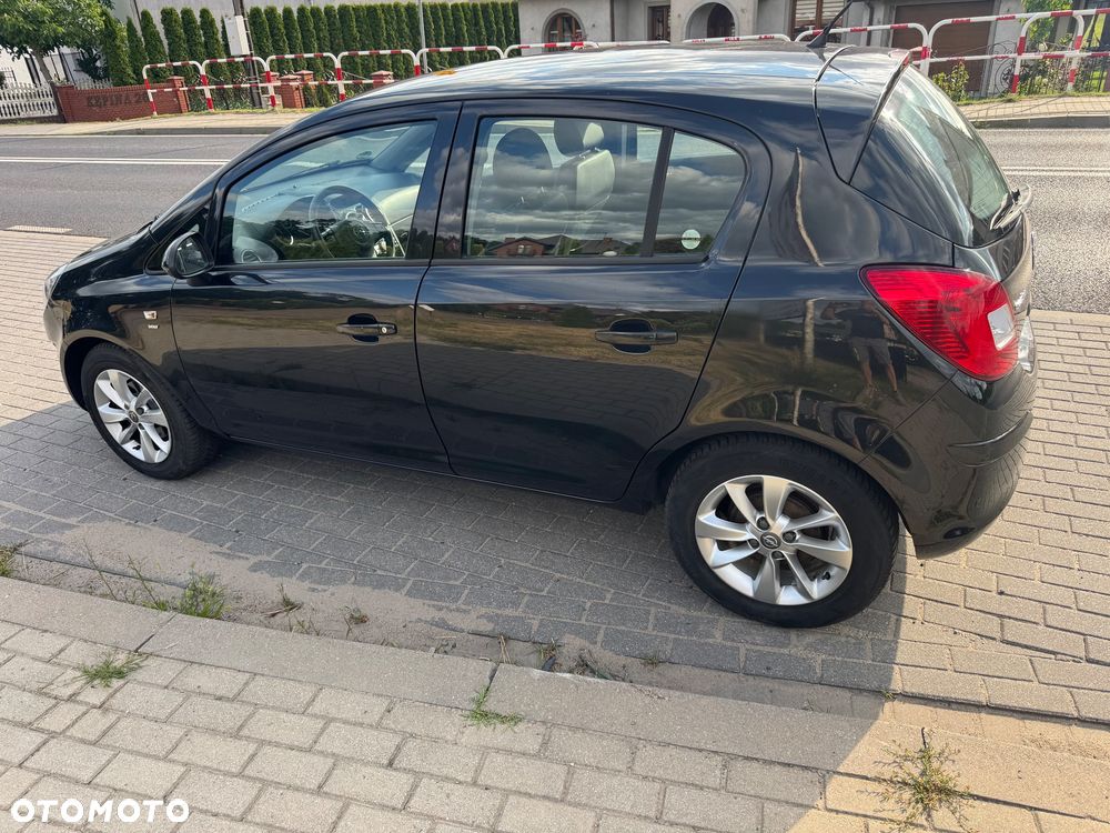 Opel Corsa 1.2 16V Edition / Active - 3