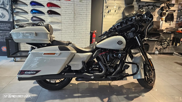 Harley-Davidson Street  Glide CVO