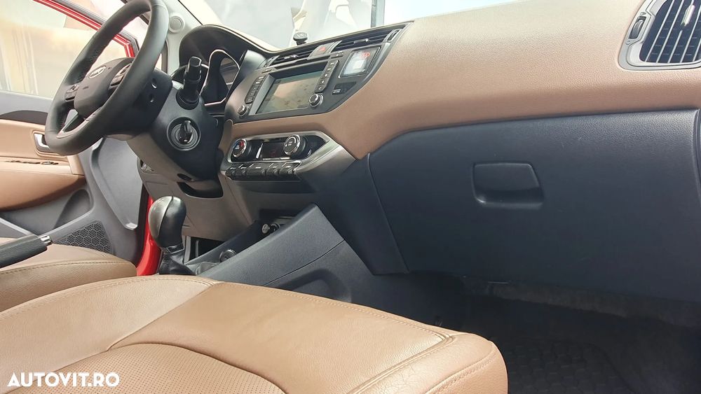 Kia Rio - 11