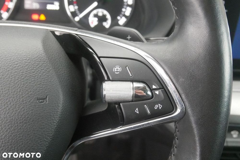 Skoda Octavia 2.0 TDI Ambition DSG - 24