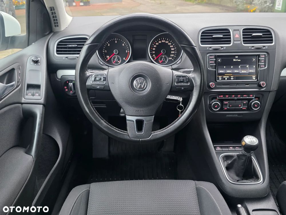 Volkswagen Golf 1.6 TDI DPF BlueMotion Technology Team - 6