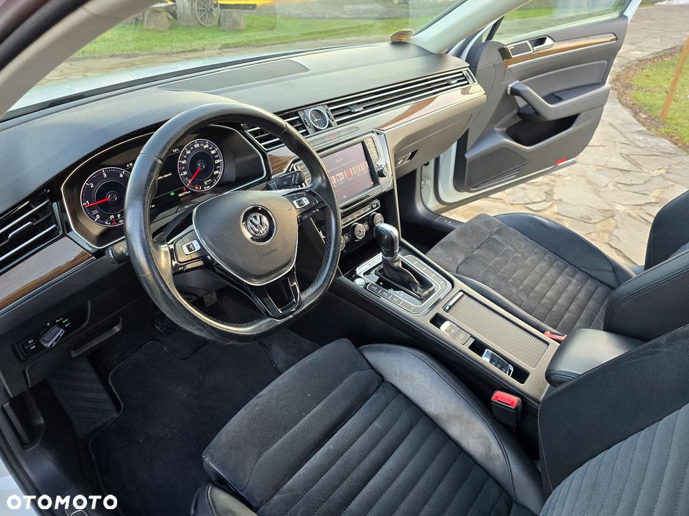Volkswagen Passat 2.0 TDI Bi-Turbo BMT 4Mot Highline DSG - 27
