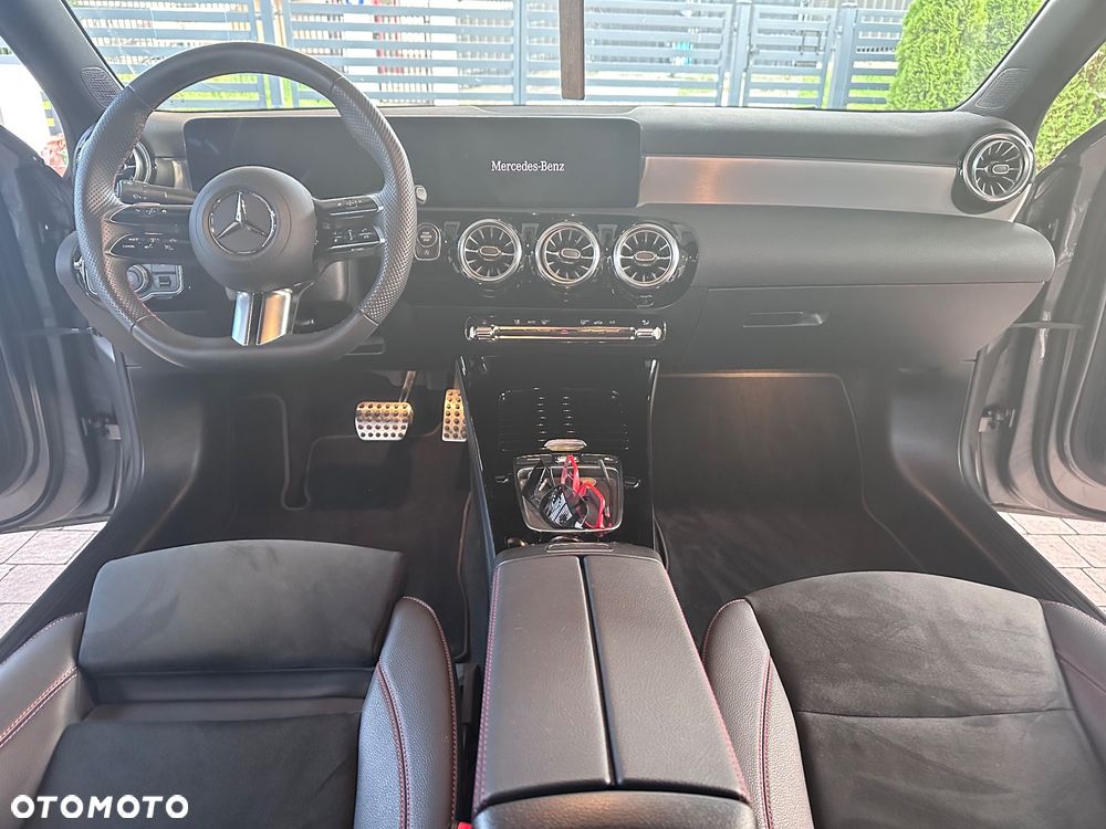 Mercedes-Benz Klasa A 220 4-Matic AMG Line 7G-DCT - 21