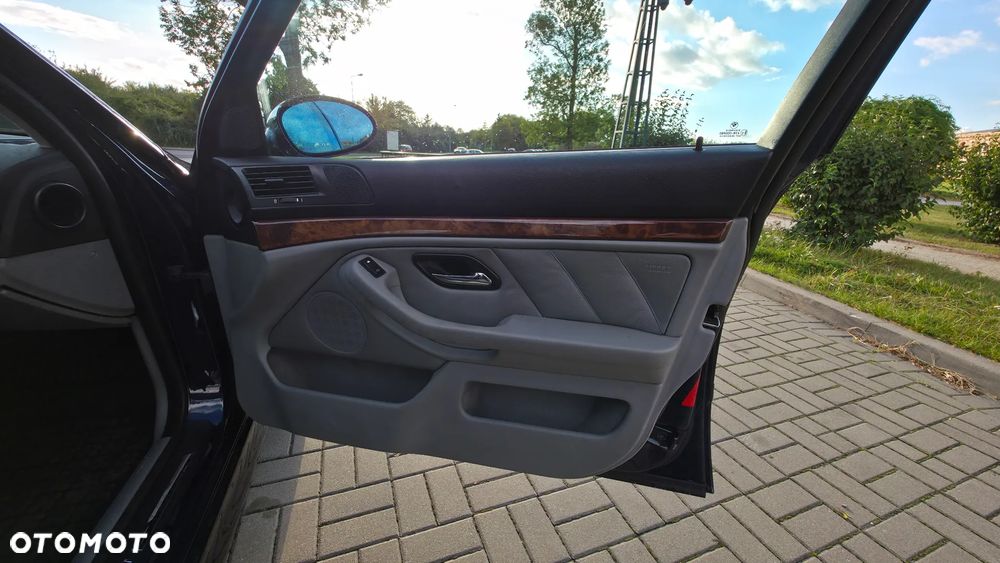 BMW Seria 5 - 16