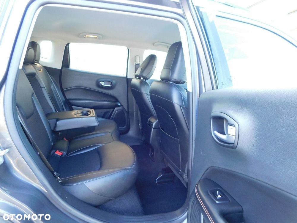 Jeep Compass - 15