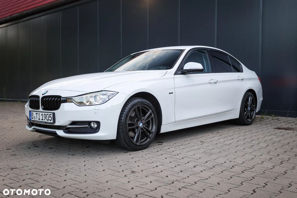 BMW Seria 3 320d Sport Line - 9