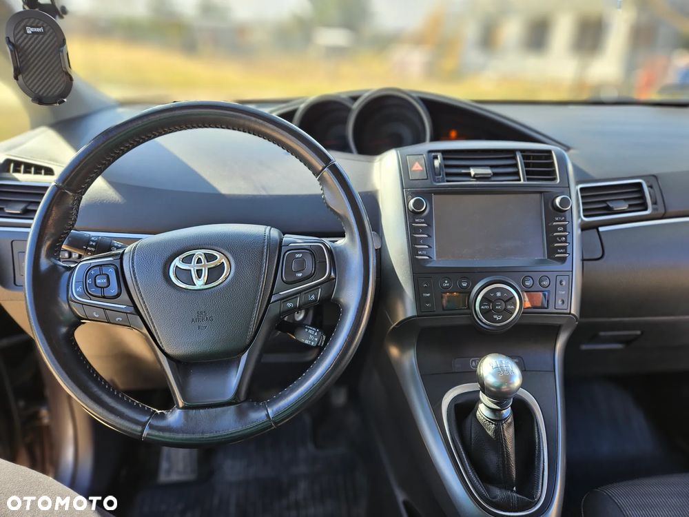 Toyota Verso 1.6 D-4D Prestige - 10