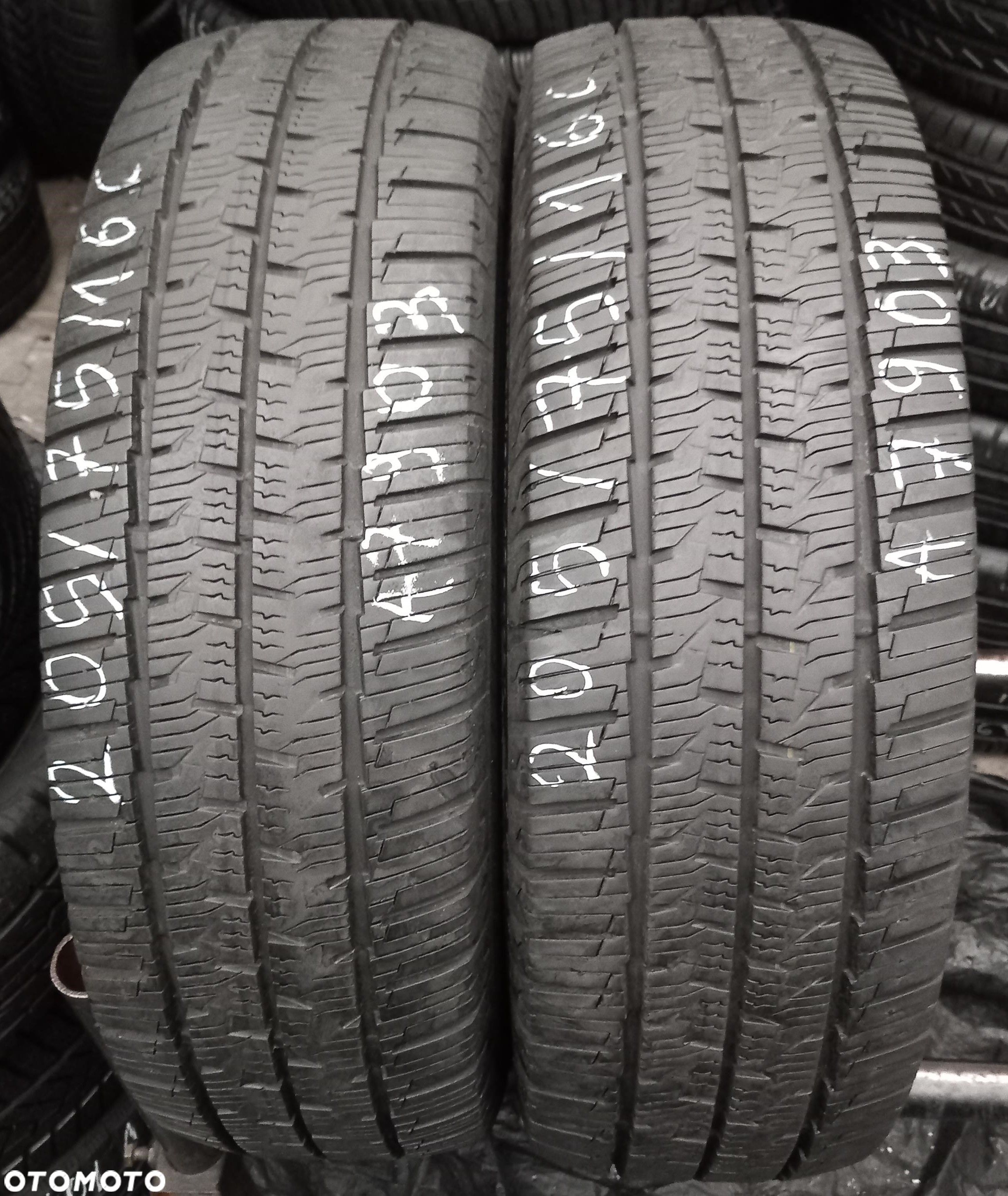 205/75/16C Continental Van Contact 4 Season 110/108R - 1
