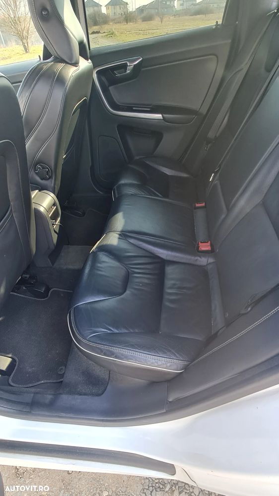 Volvo XC 60 D5 AWD Start-Stop Rdesign - 8