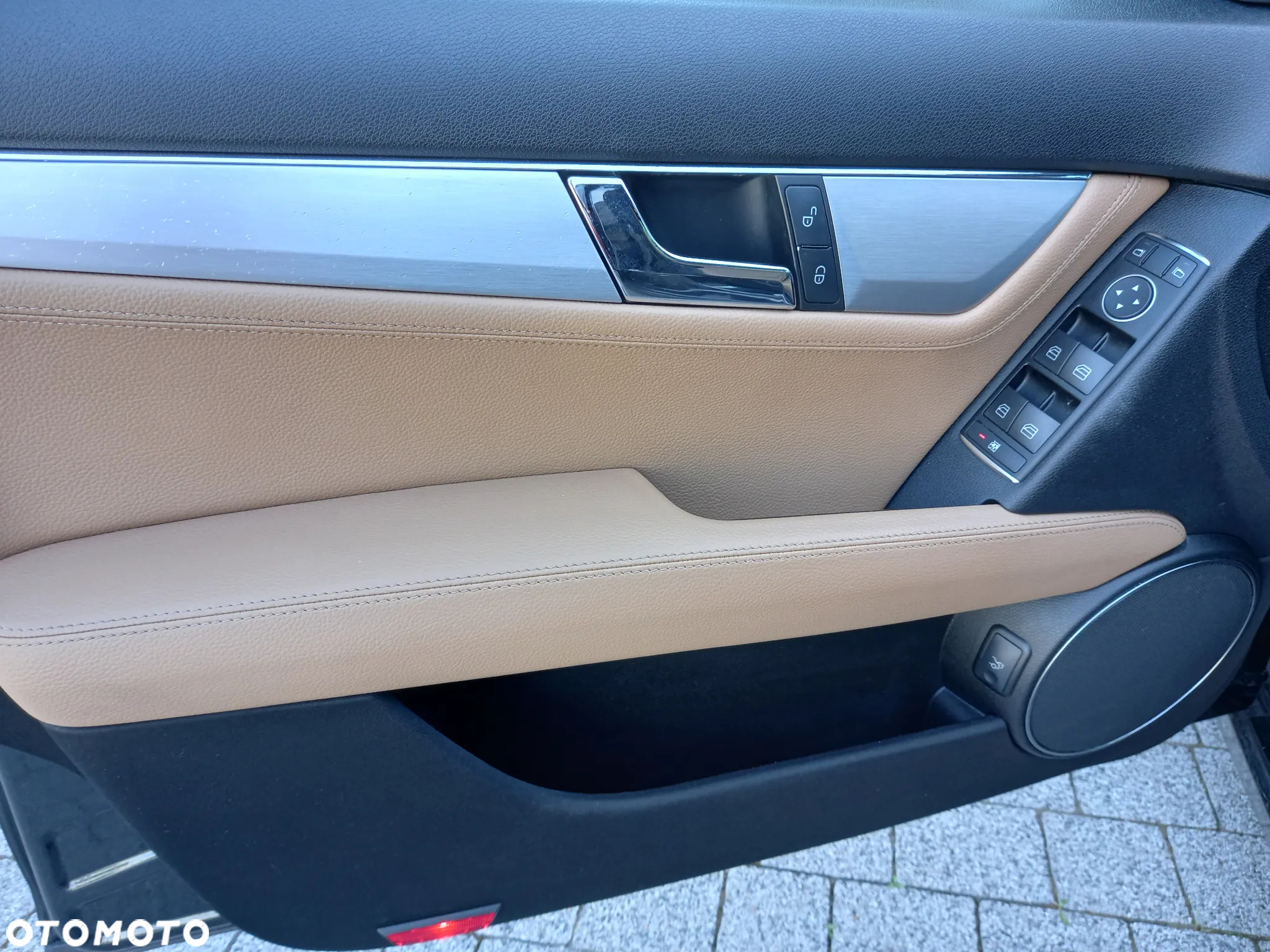Mercedes-Benz Klasa C 250 CGI BlueEff Avantgarde - 19