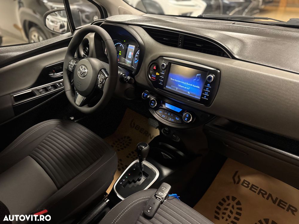 Toyota Yaris 1.5 VVT-i HSD Luna - 29