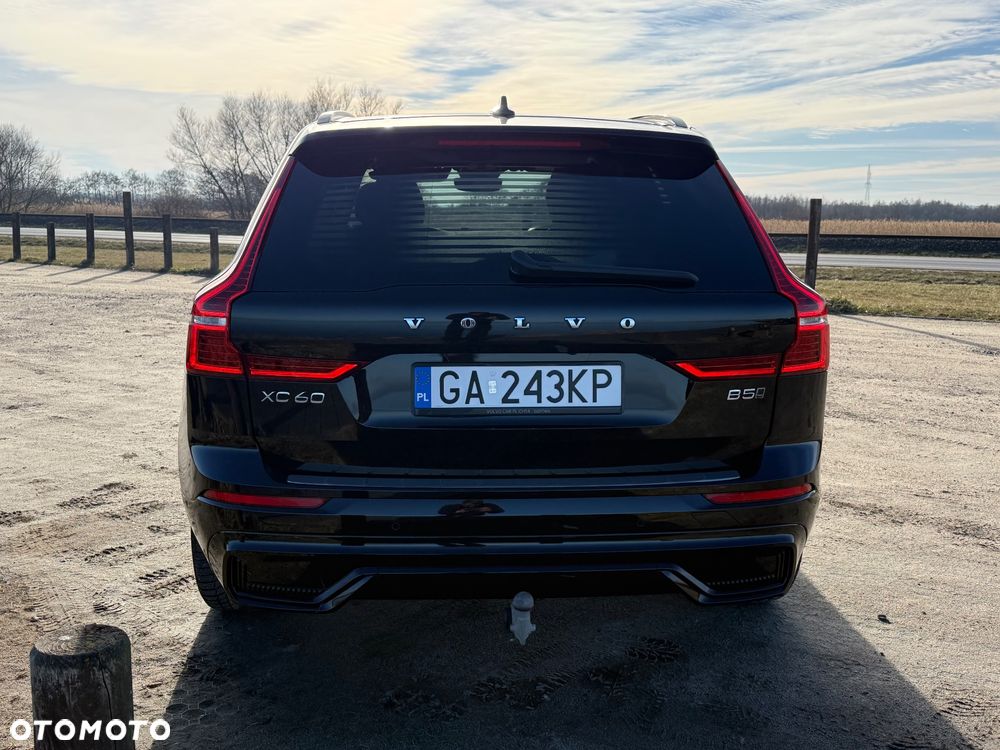 Volvo XC 60 B5 B AWD Ultimate Dark - 5
