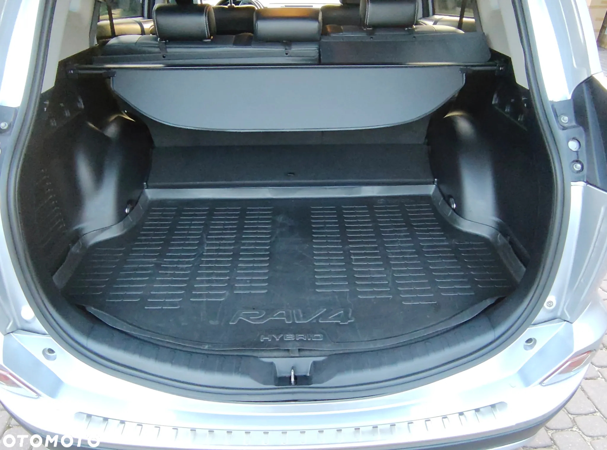 Toyota RAV4 Hybrid Premium 4x2 - 14