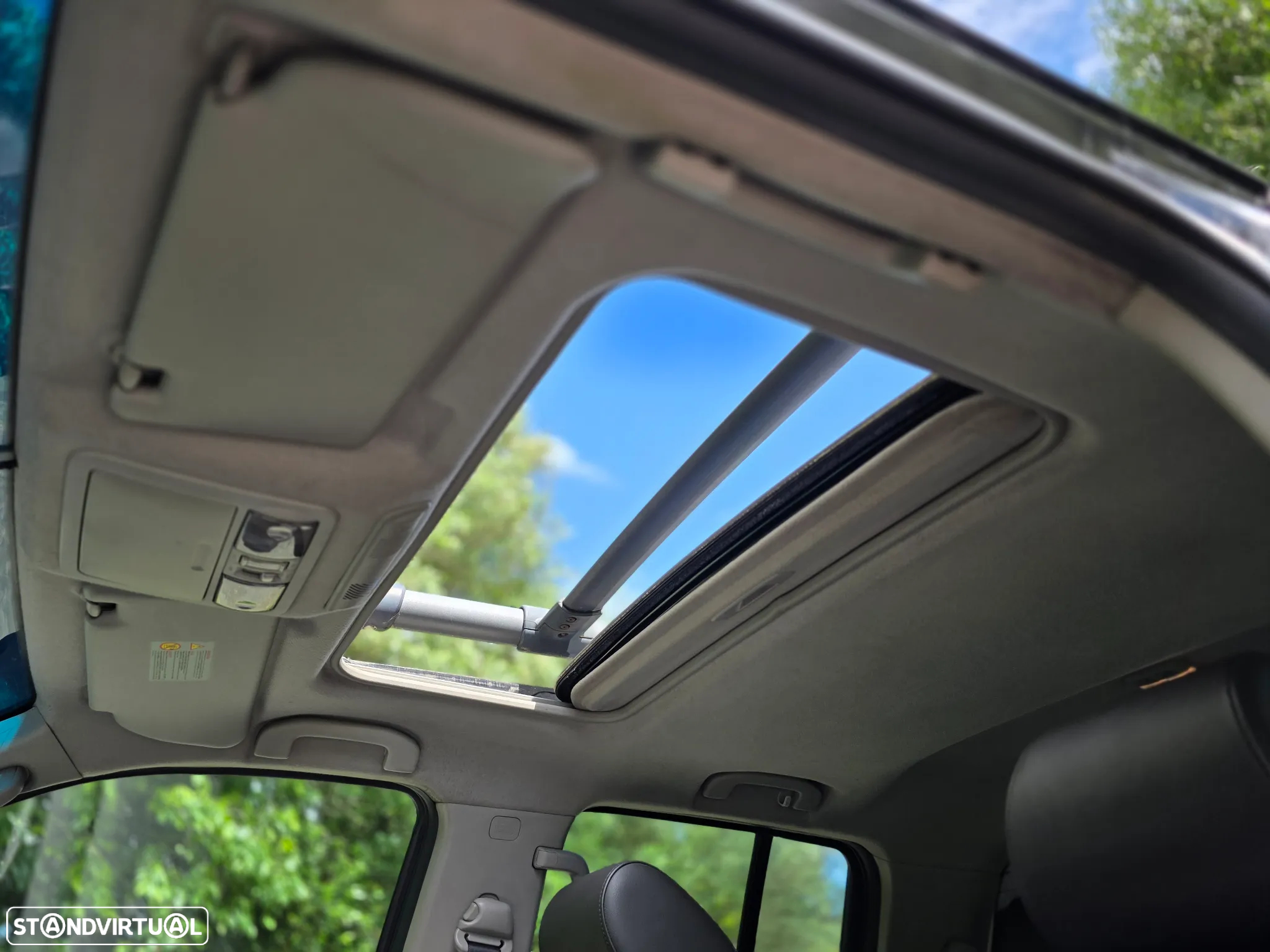 Nissan Navara 2.5 dCi CD LE Premium AT - 25
