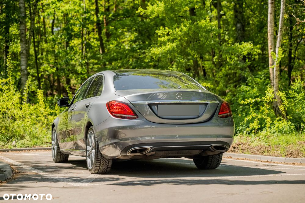 Mercedes-Benz Klasa C 300 4Matic 9G-TRONIC - 20