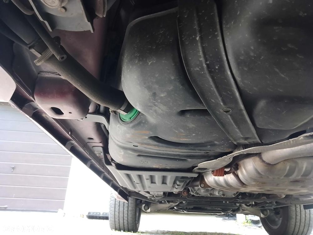 Jeep Grand Cherokee - 23