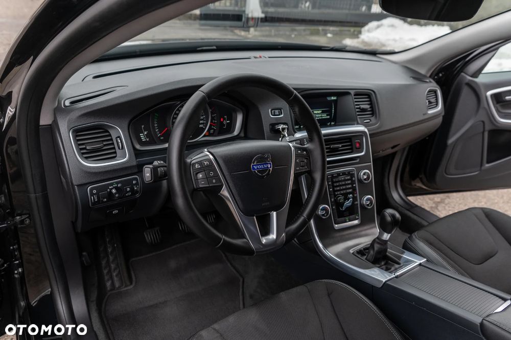 Volvo S60 D2 Momentum - 29