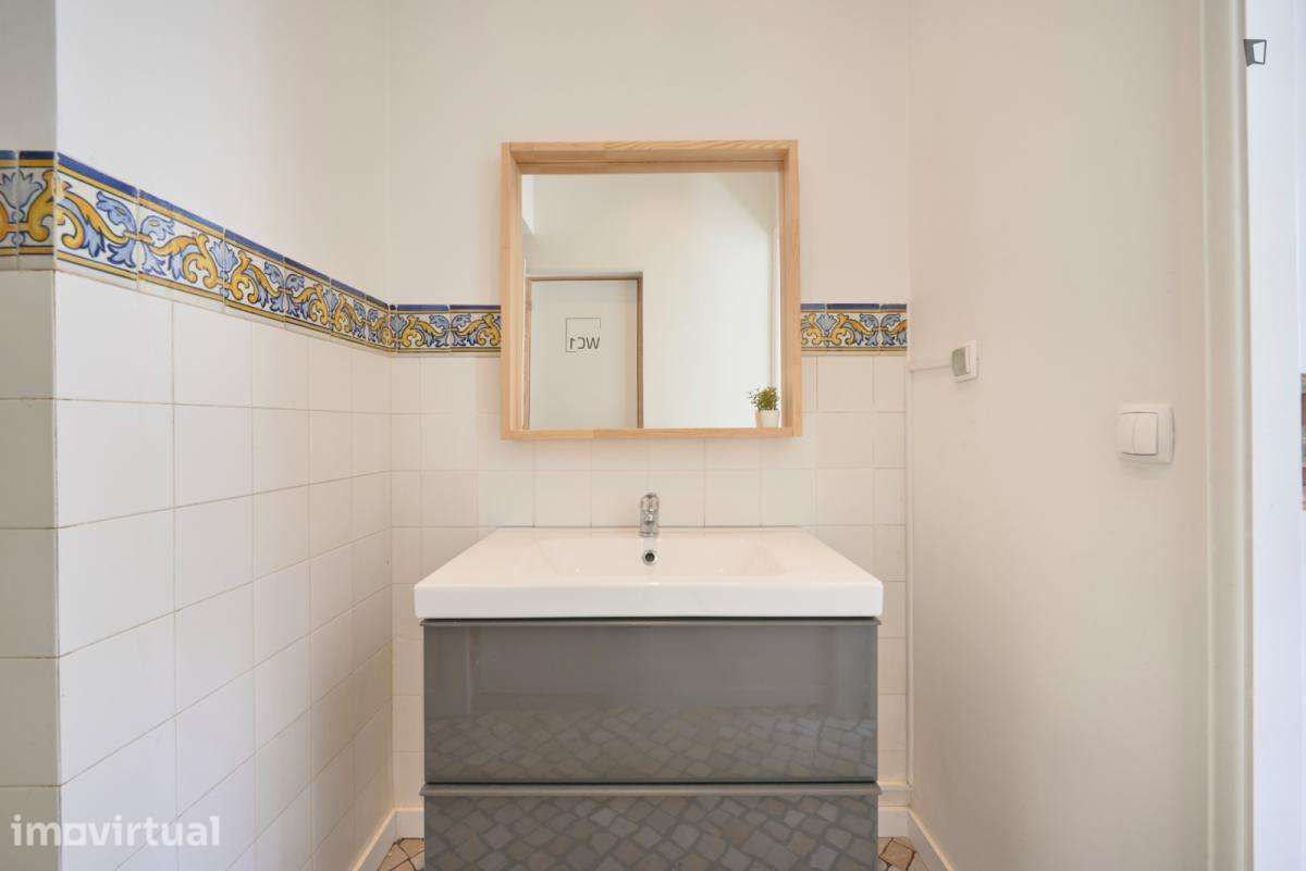 Quarto - localizado em Marquês de Pombal Lisbon - Grande imagem: 2/35