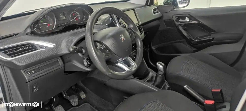 Peugeot 208 1.2 PureTech Active - 6