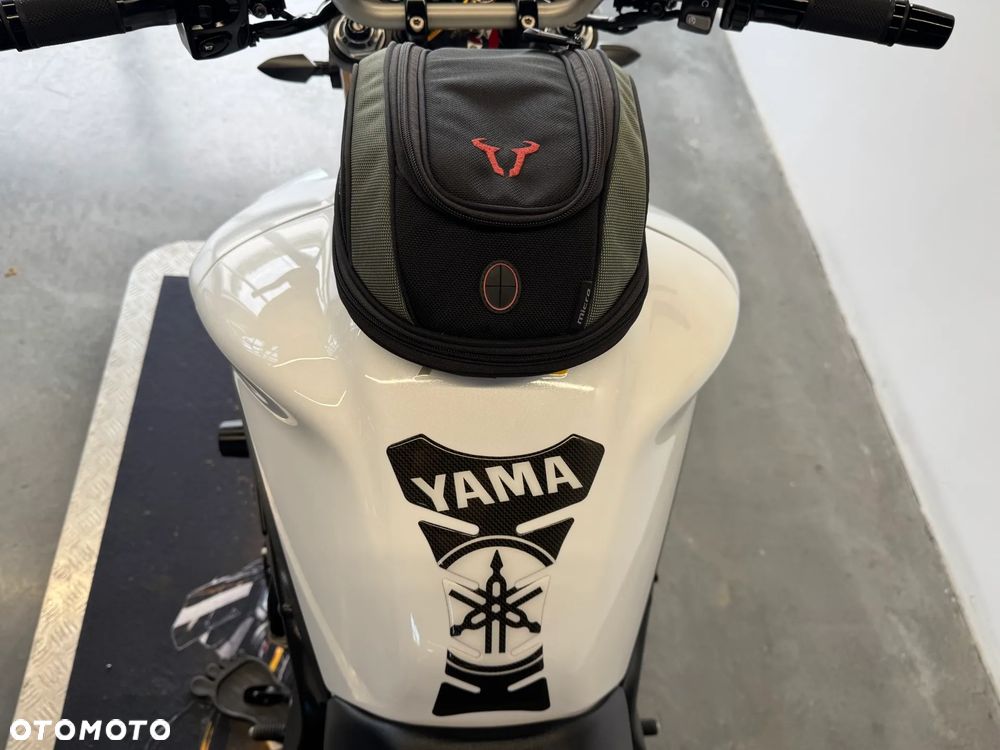 Yamaha FZ8 - 28