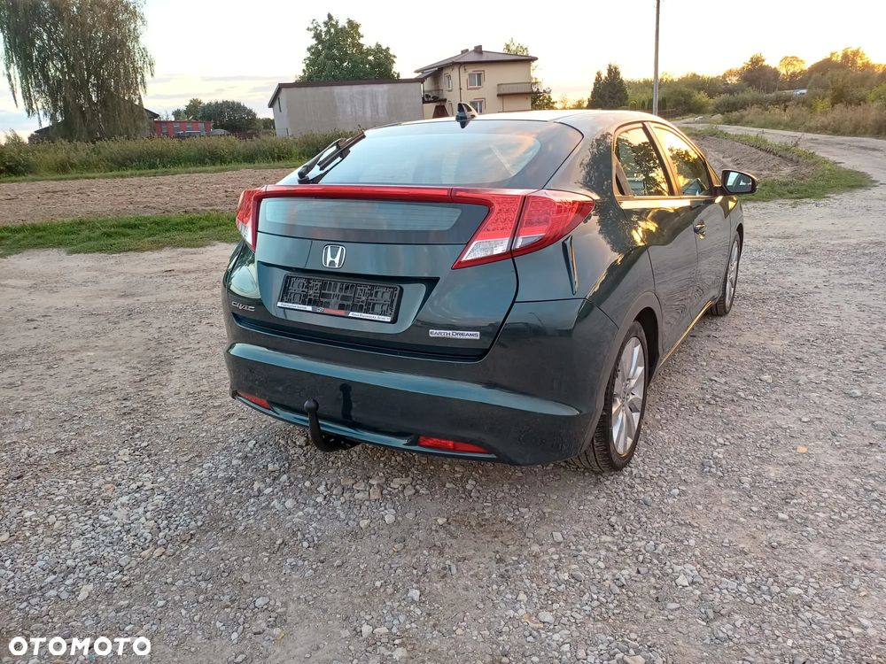 Honda Civic 1.6 i-DTEC Lifestyle Black Edition - 9
