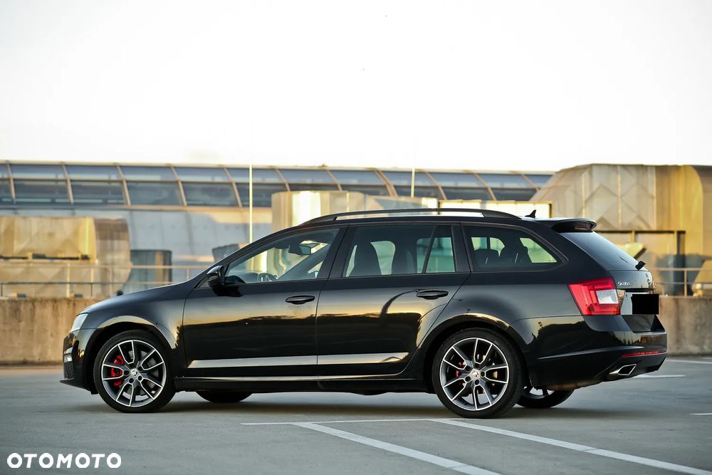 Skoda Octavia 2.0 TDI DSG RS - 11