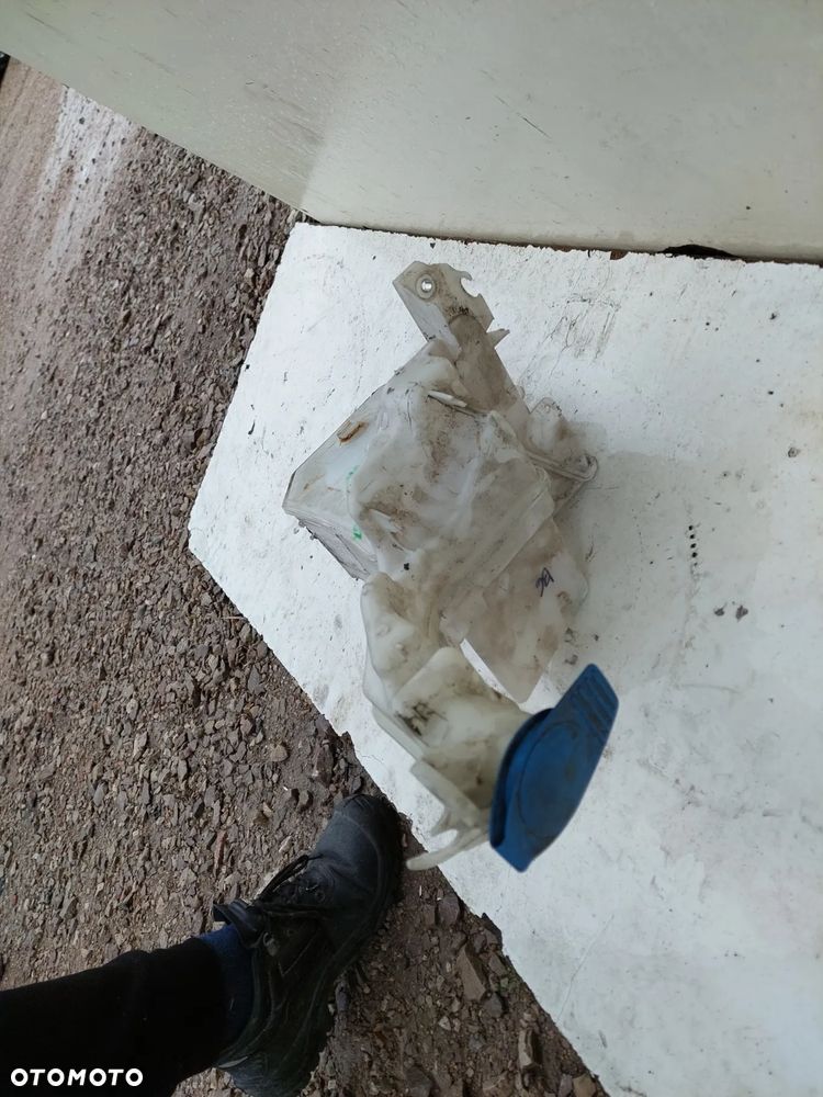 Zbiorniczek Spryskiwaczy VW Passat B6 Xenon - 2