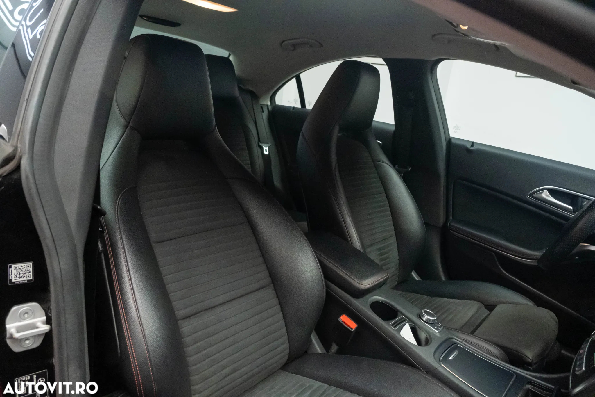 Mercedes-Benz CLA 200 d 4MATIC Aut. - 25