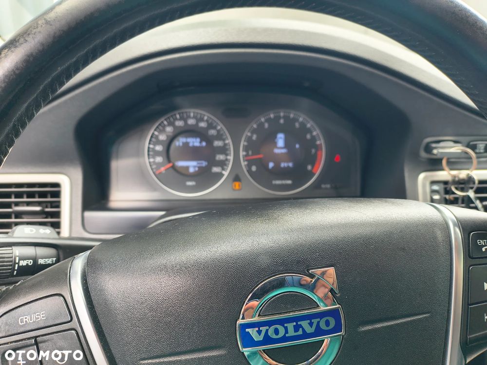 Volvo V70 2.5T Momentum - 6