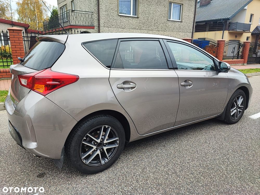 Toyota Auris - 7