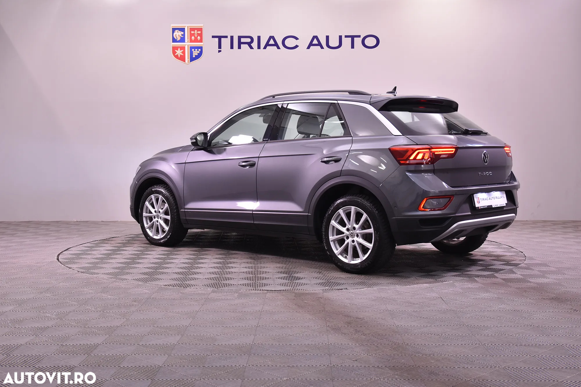 Volkswagen T-ROC - 3
