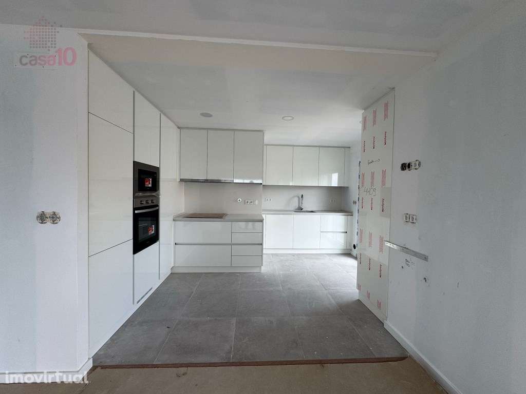 T4 duplex, com excelente terraço, para arrendar no Montijo - Grande imagem: 4/12